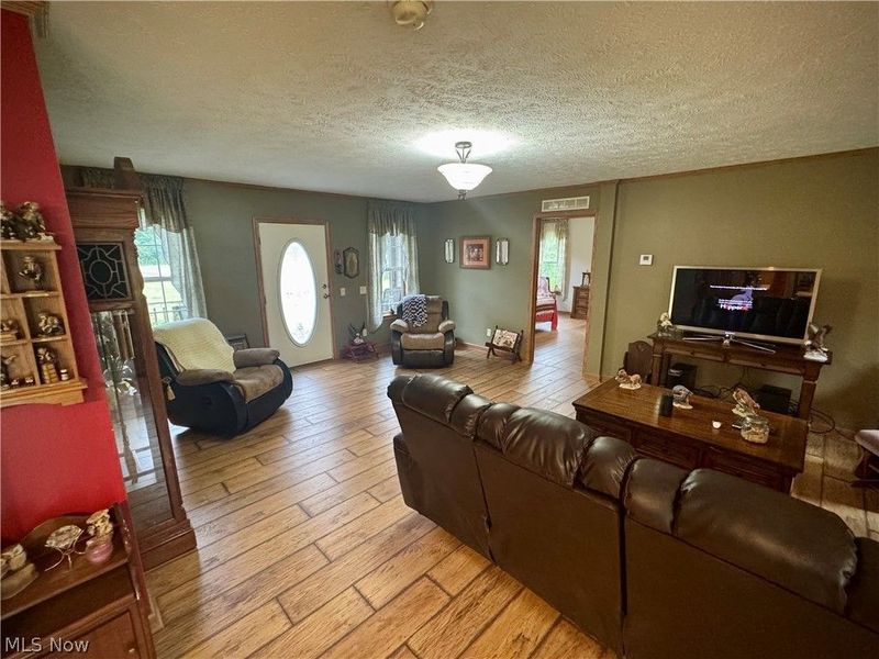 1886 N Pricetown Road, Diamond, OH 44412 Photo 6
