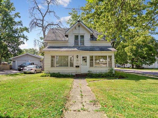 932 3rd Avenue NW, Faribault, MN 55021