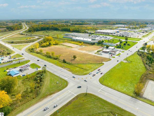 7990 Alger Road N, Alma, MI 48801