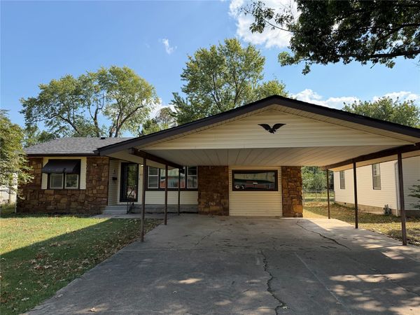 608 SE 6th Street, Wagoner, OK 74467