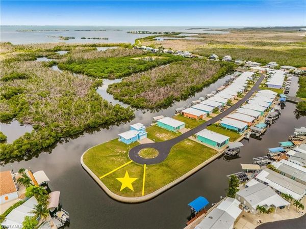 2950 Trawler LN , ST. JAMES CITY, FL 33956