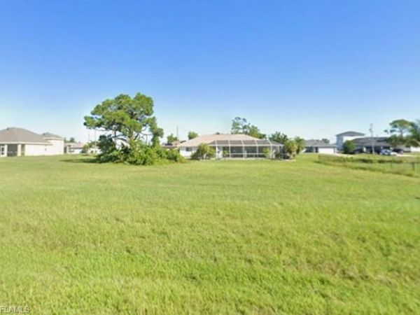 2825 SW 1st TER , CAPE CORAL, FL 33991