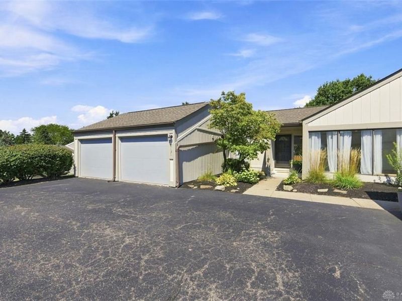 8131 Timbertree Way, West Chester, OH 45069 Photo 1