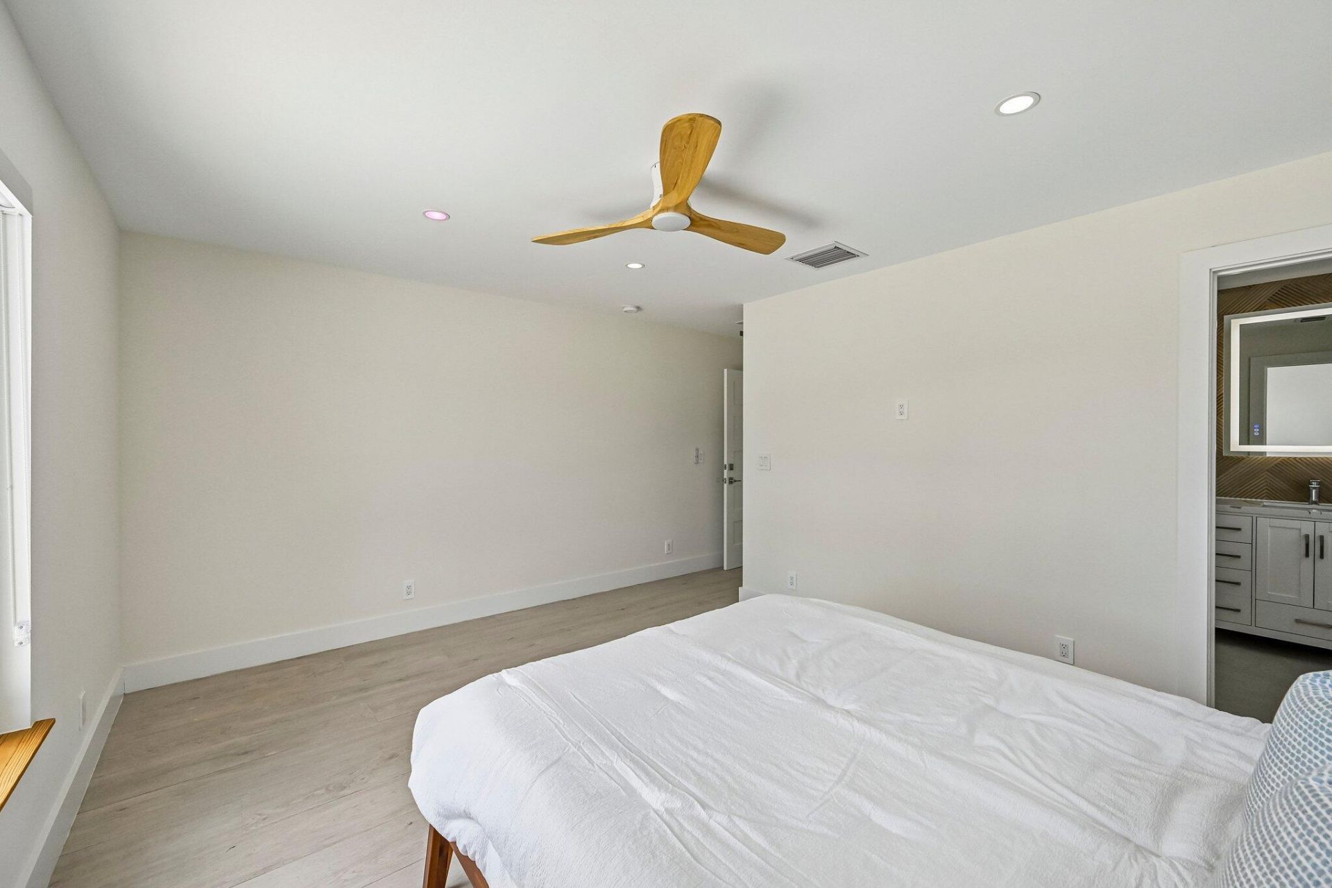 1051 SW 25th Avenue, Boynton Beach, FL 33426 Photo