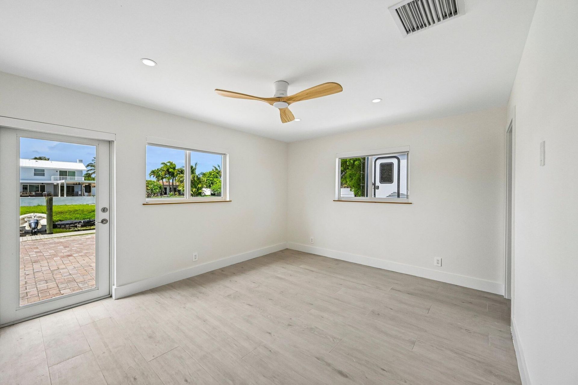 1051 SW 25th Avenue, Boynton Beach, FL 33426 Photo