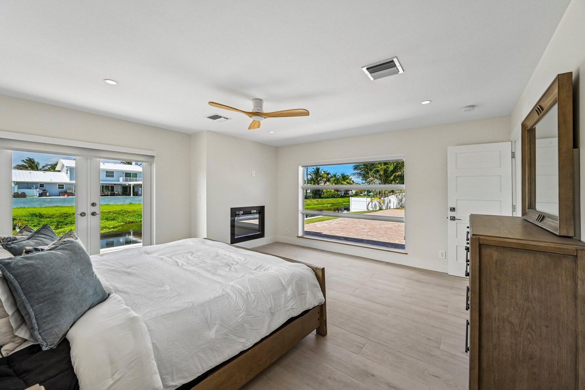 1051 SW 25th Avenue, Boynton Beach, FL 33426 Photo