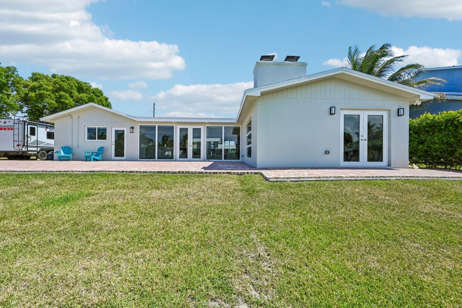 1051 SW 25th Avenue, Boynton Beach, FL 33426 Photo