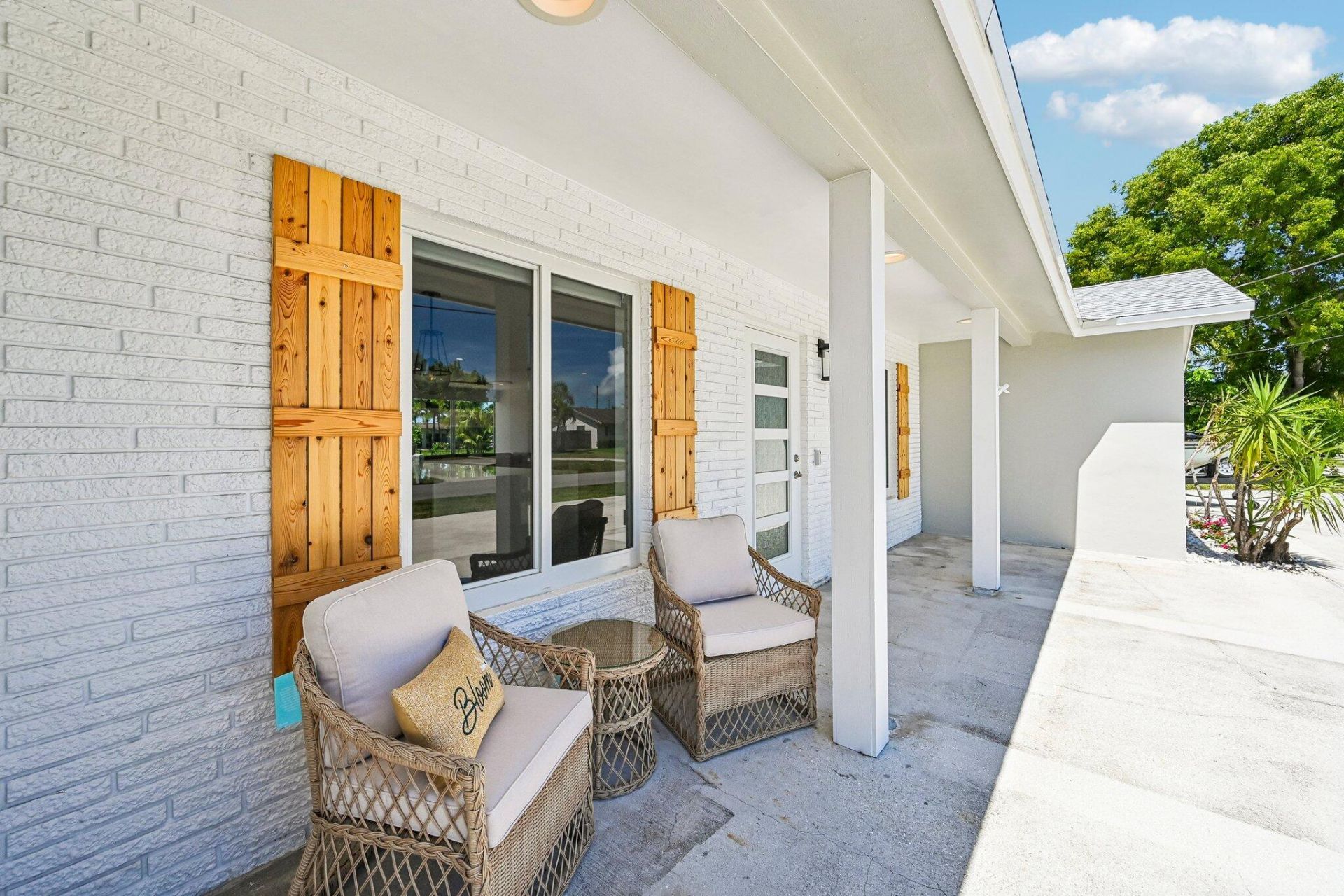 1051 SW 25th Avenue, Boynton Beach, FL 33426 Photo