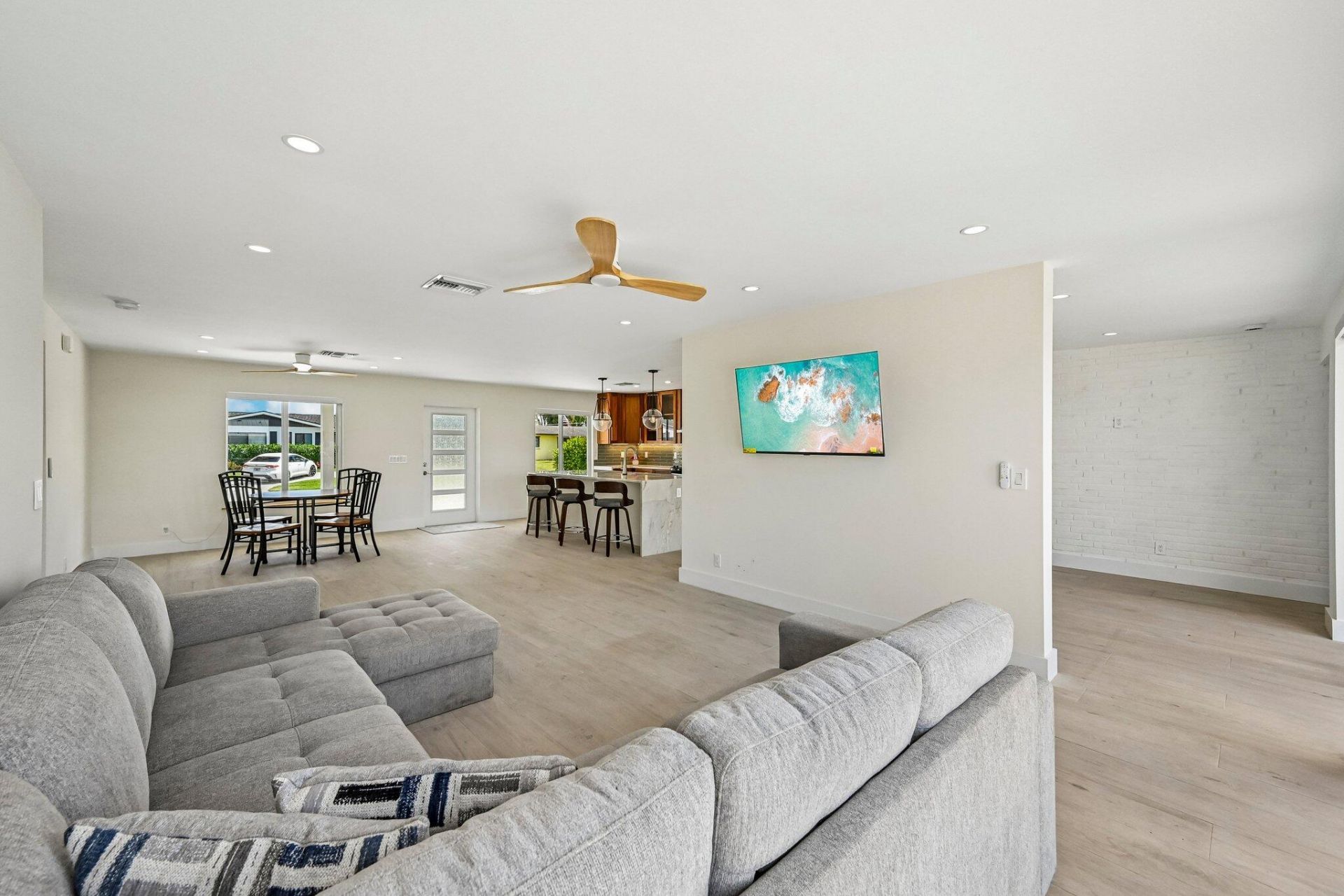 1051 SW 25th Avenue, Boynton Beach, FL 33426 Photo