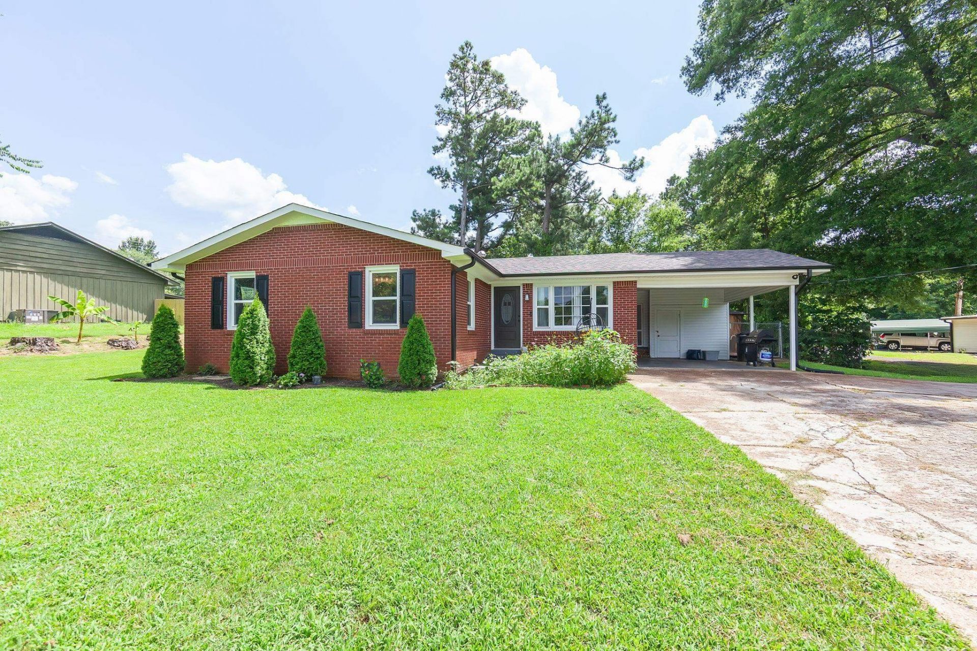 16 Oak Grove Rd , Jackson, TN 38301 Main Photo