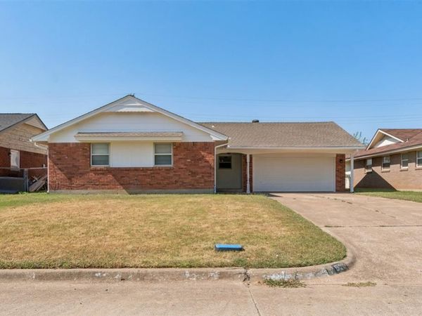 920 W Silver Meadow Drive, Midwest City, OK 73110