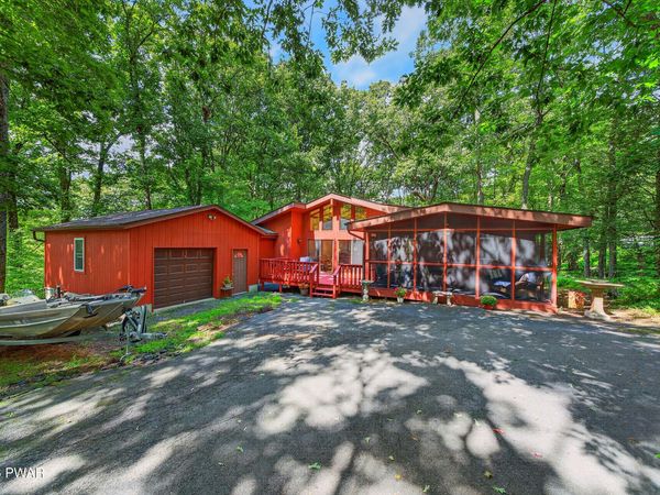505 Maple Ridge , Hawley, PA 18428