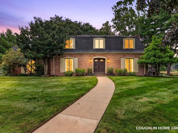 1330 Ridgewood Drive, Hastings, MI 49058