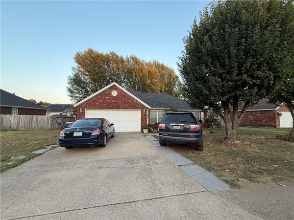 509 Ash Street , Lowell, AR 72745
