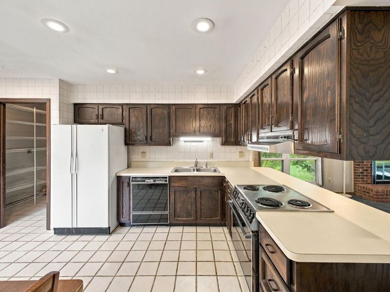 159 E Schrock Road, Westerville, OH 43081 Photo 18