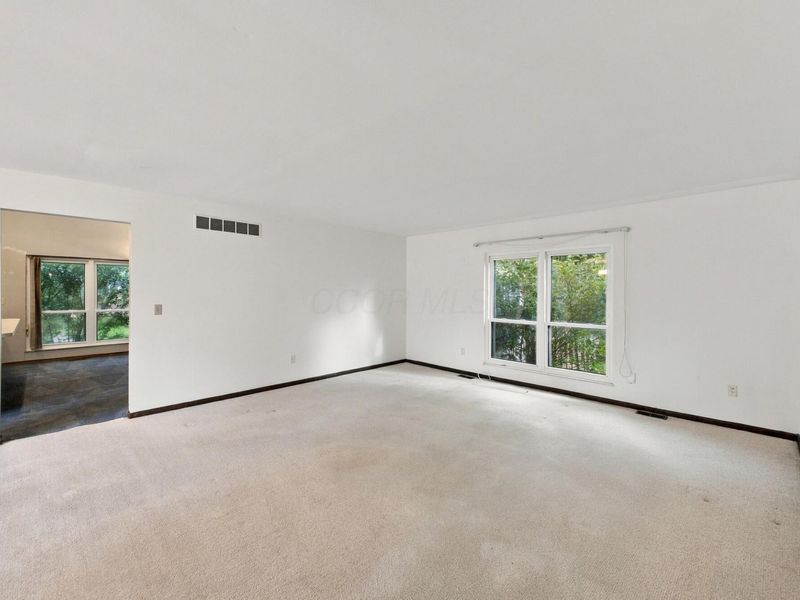 159 E Schrock Road, Westerville, OH 43081 Photo 4