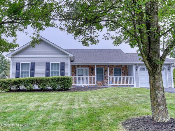 304 Golden Oaks Drive, White Haven, PA 18661