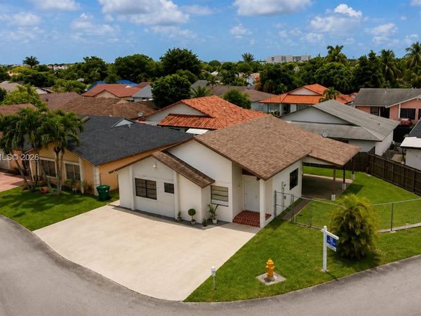 764 SW 99th Ct Cir , Miami, FL 33174