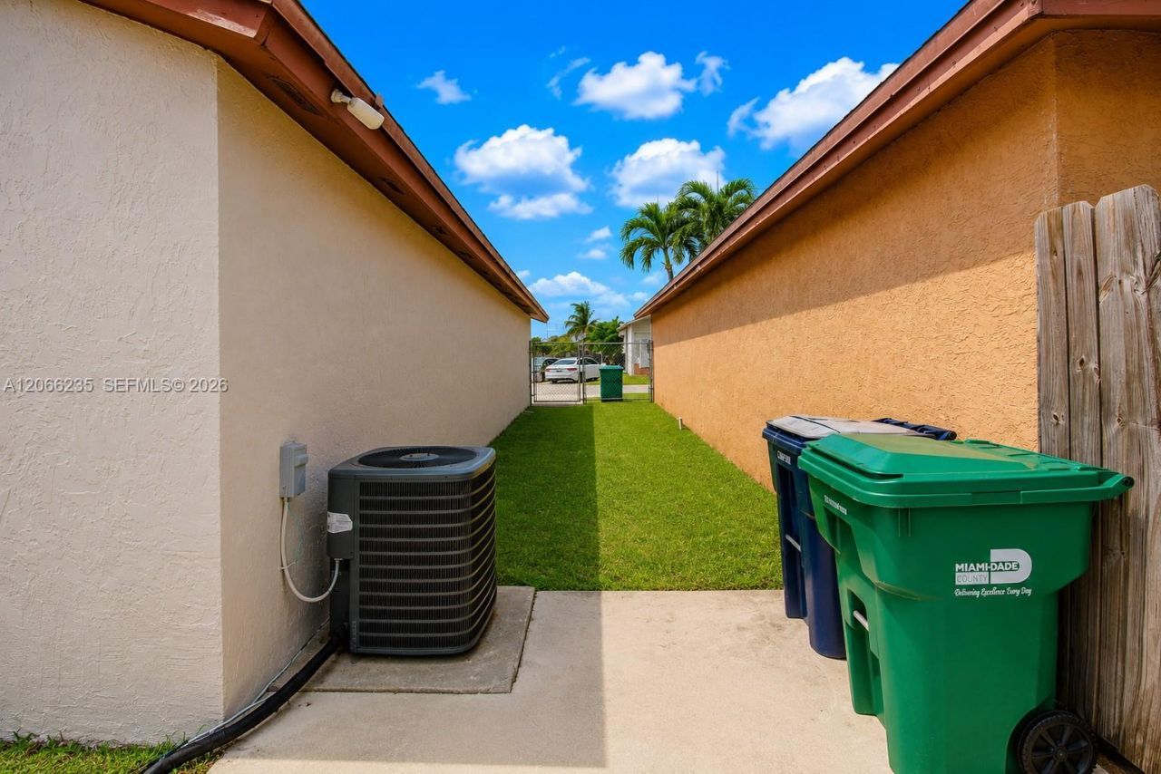 764 SW 99th Ct Cir , Miami, FL 33174 Photo