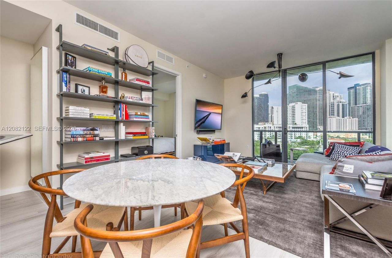 201 SW 17th Rd , Unit 807, Miami, FL 33129 Photo