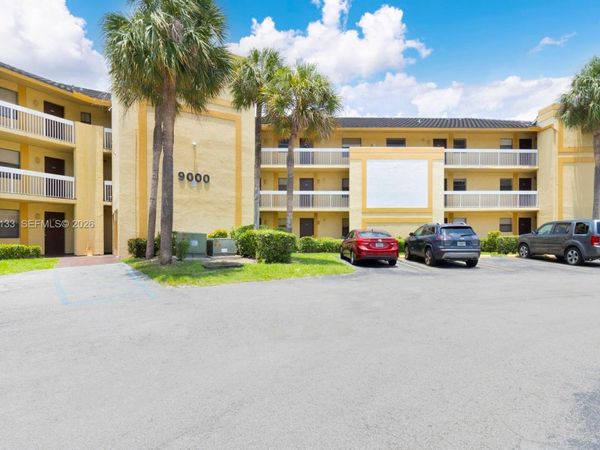 9022 NW 28th Dr , Unit 2-212, Coral Springs, FL 33065