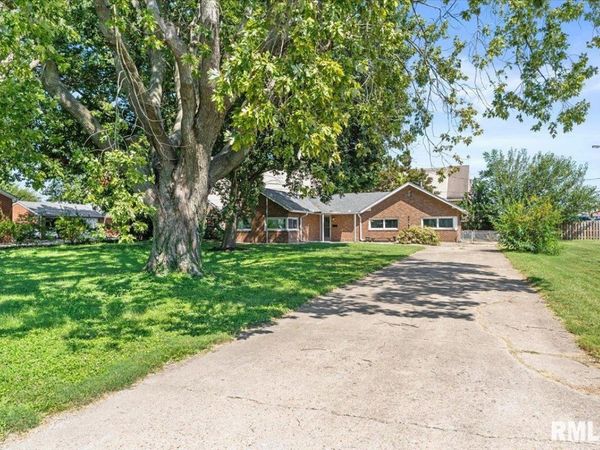 2952 S 5TH Street, Springfield, IL 62703