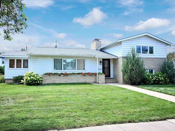 65 E Broadway Street , Winona, MN 55987