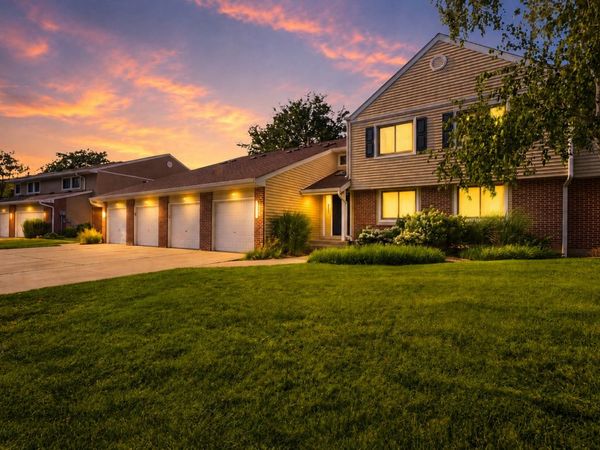 938 Hidden Lake Drive , Unit 938, Buffalo Grove, IL 60089