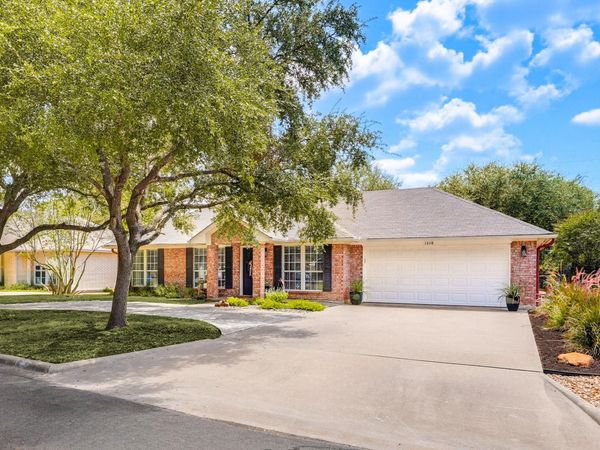 1510 Shadow WALK , Lockhart, TX 78644