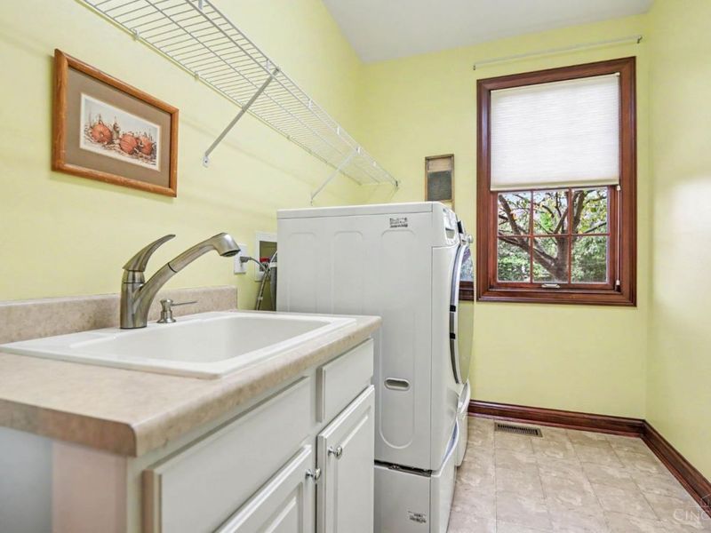 1247 Ridgewood Drive, Miami Township, OH 45140 Photo 13