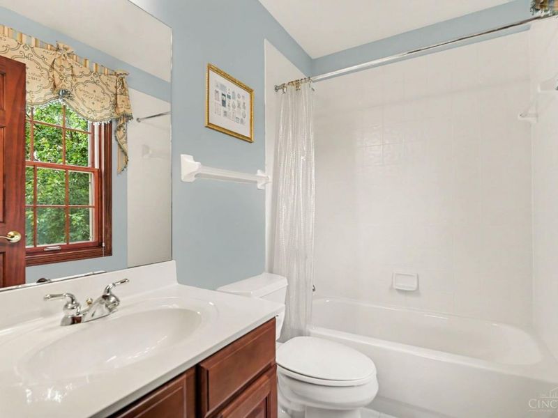 1247 Ridgewood Drive, Miami Township, OH 45140 Photo 21