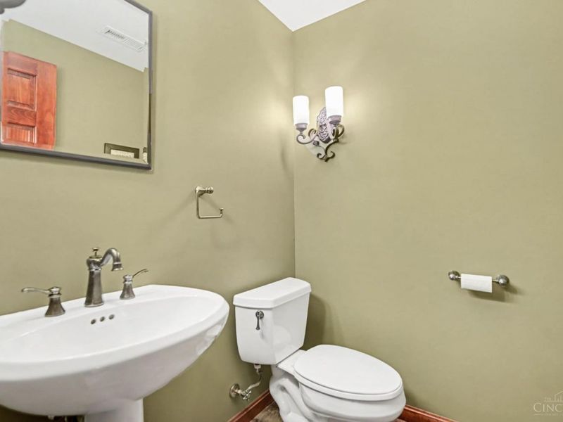 1247 Ridgewood Drive, Miami Township, OH 45140 Photo 28