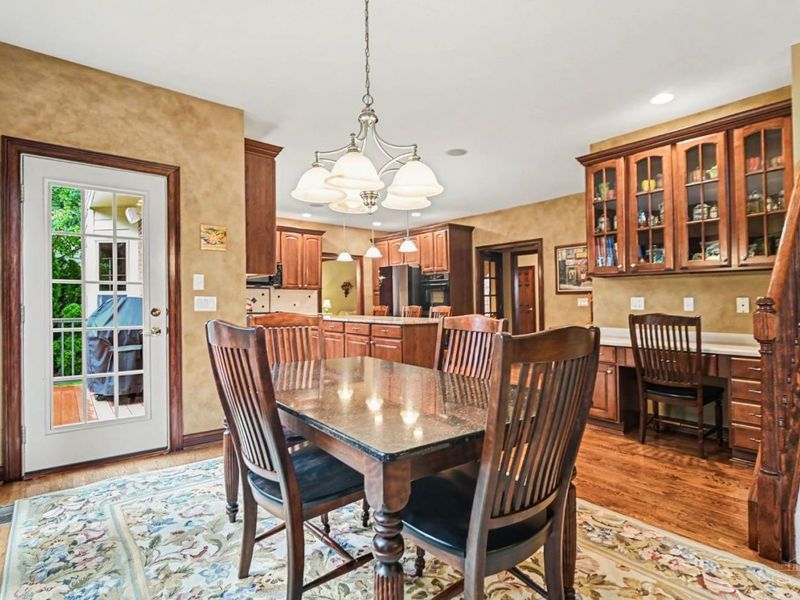 1247 Ridgewood Drive, Miami Township, OH 45140 Photo 9