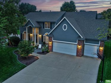 17618 Washington Circle, Omaha, NE 68135