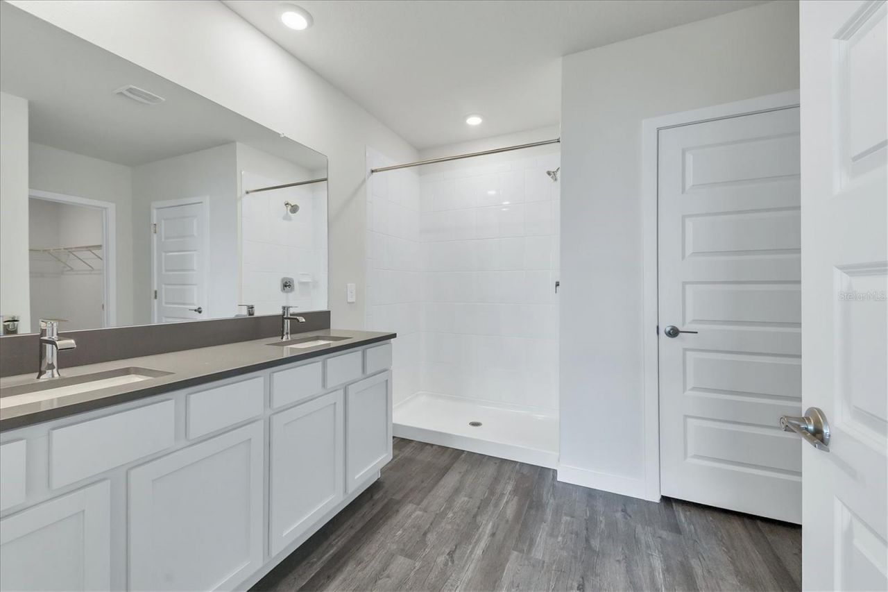17218 Barnwood Place , Lakewood Ranch, FL 34211 Photo