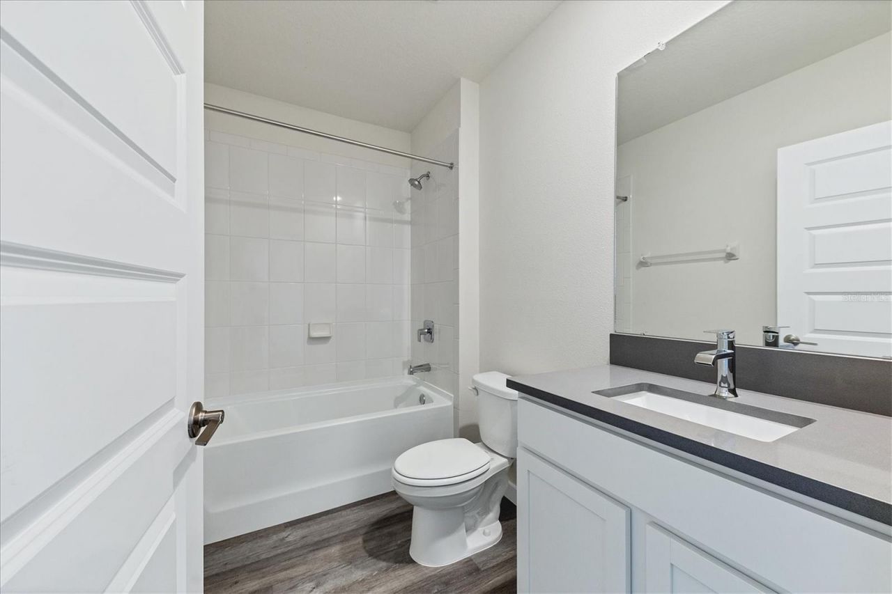17218 Barnwood Place , Lakewood Ranch, FL 34211 Photo