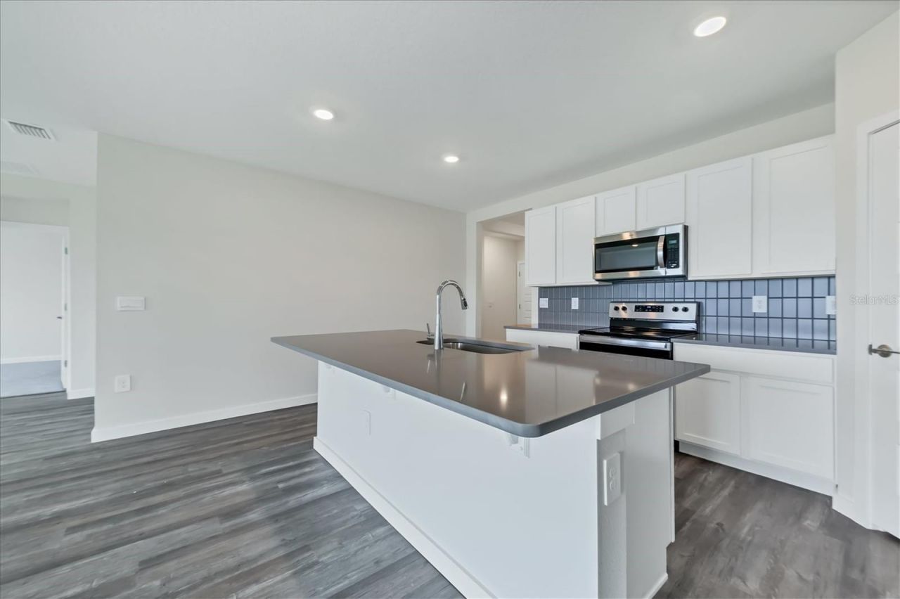 17218 Barnwood Place , Lakewood Ranch, FL 34211 Photo