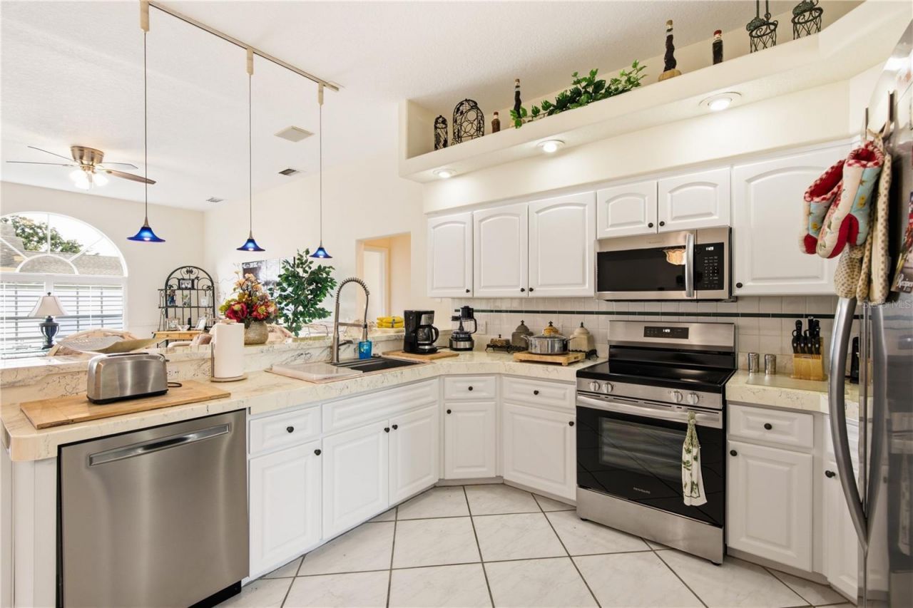 8704 Cypress Lakes Boulevard , New Port Richey, FL 34653 Photo