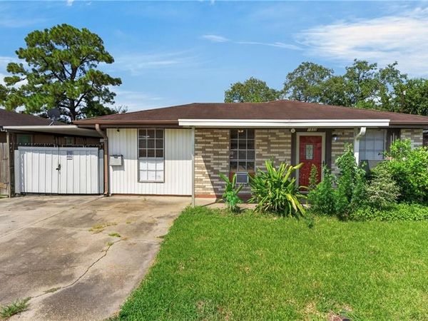 1832 REDWOOD Drive , Harvey, LA 70058