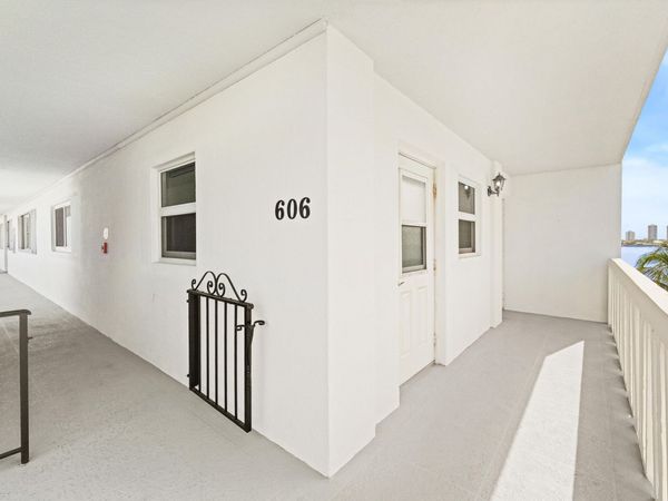501 Lake Shore Drive, Unit 606, Lake Park, FL 33403