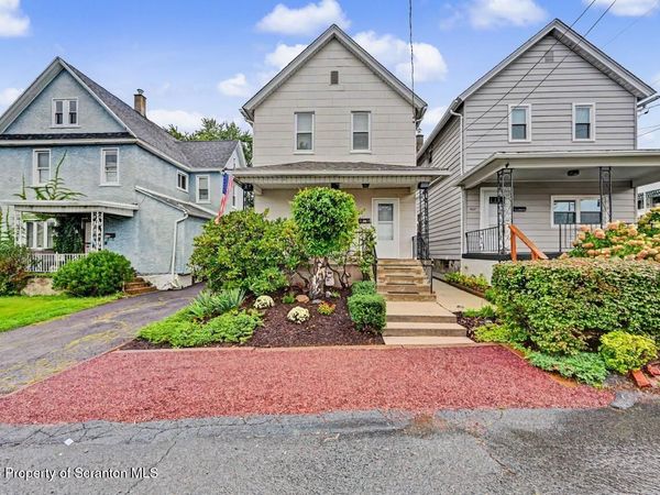425 E Warren Street, Dunmore, PA 18512