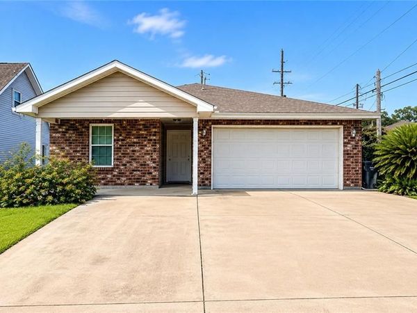 100 GAUDIN Street , Gretna, LA 70056