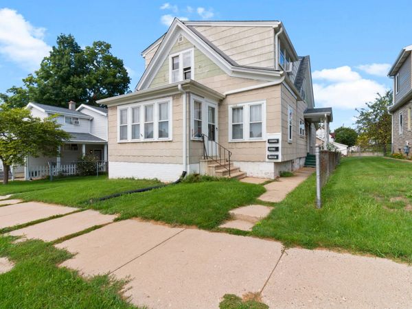 1324 Marquette Ave, South Milwaukee, WI 53172