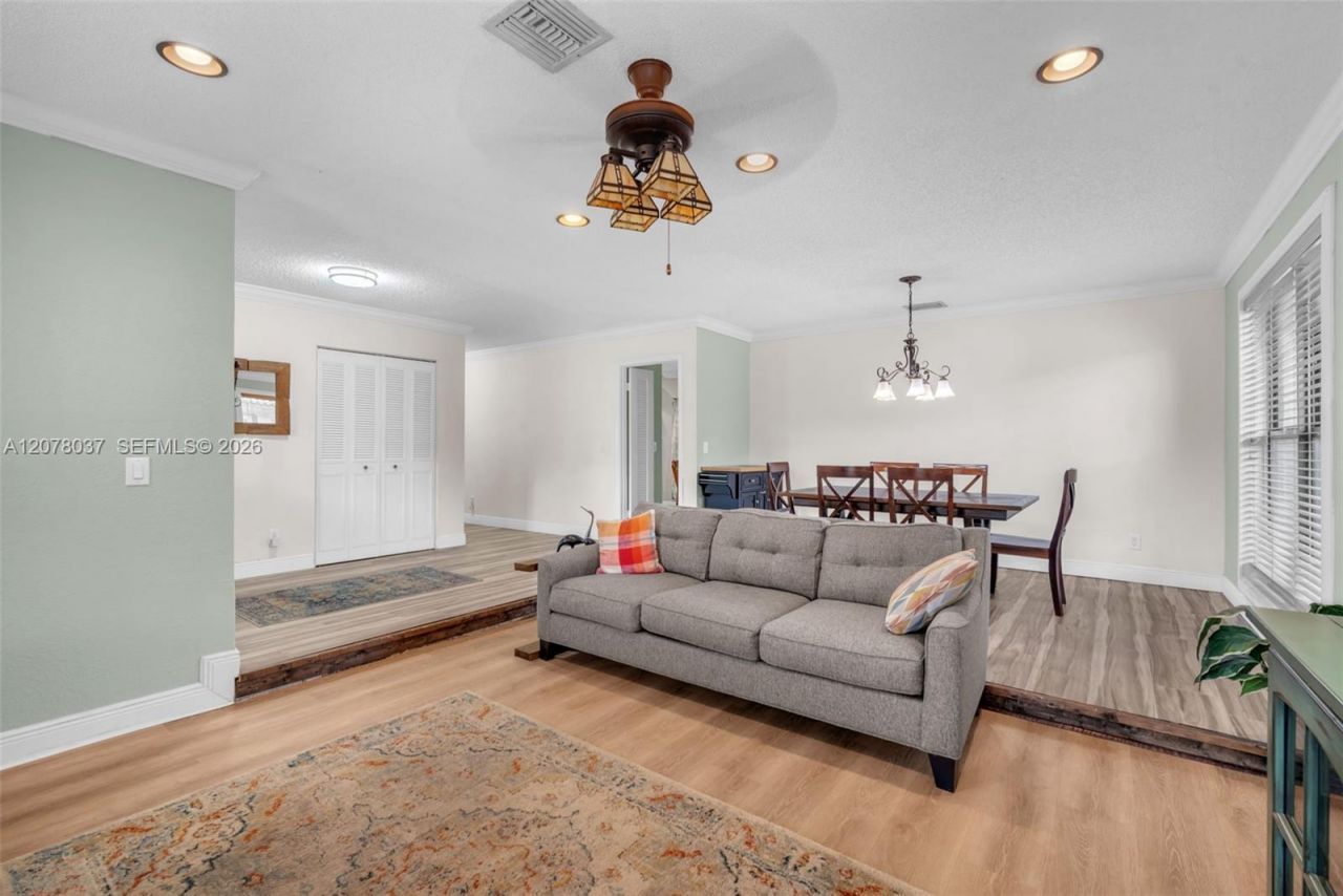 2426 NW 118th Ter , Coral Springs, FL 33065 Photo