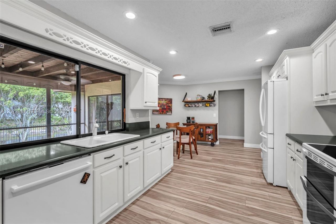 2426 NW 118th Ter , Coral Springs, FL 33065 Photo