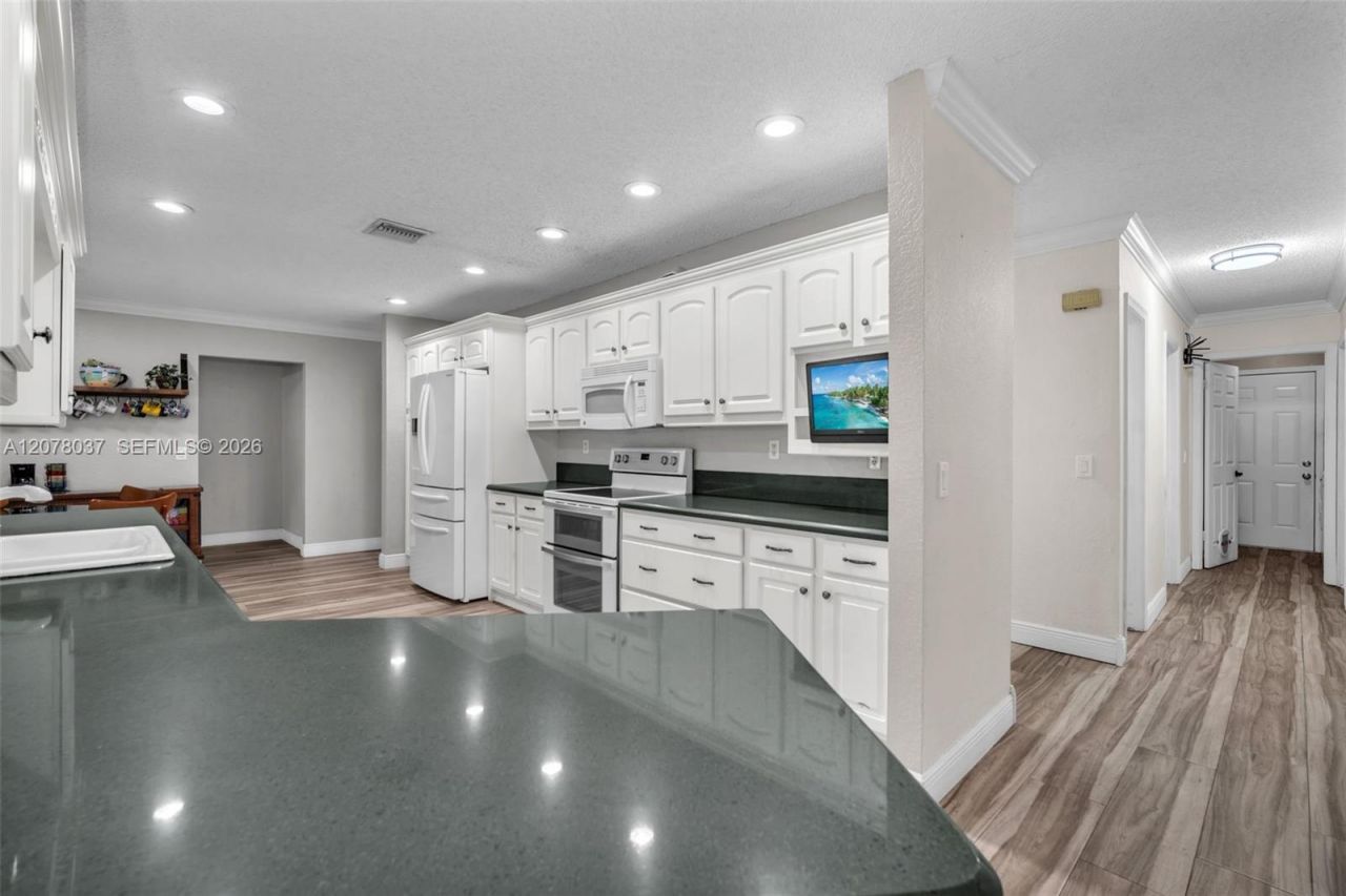 2426 NW 118th Ter , Coral Springs, FL 33065 Photo