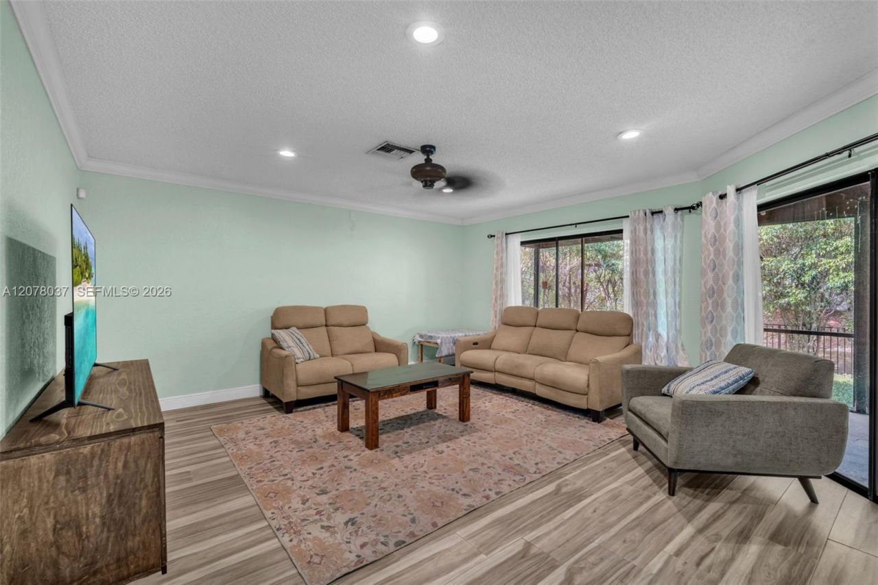 2426 NW 118th Ter , Coral Springs, FL 33065 Photo
