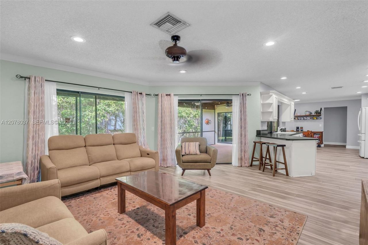 2426 NW 118th Ter , Coral Springs, FL 33065 Photo