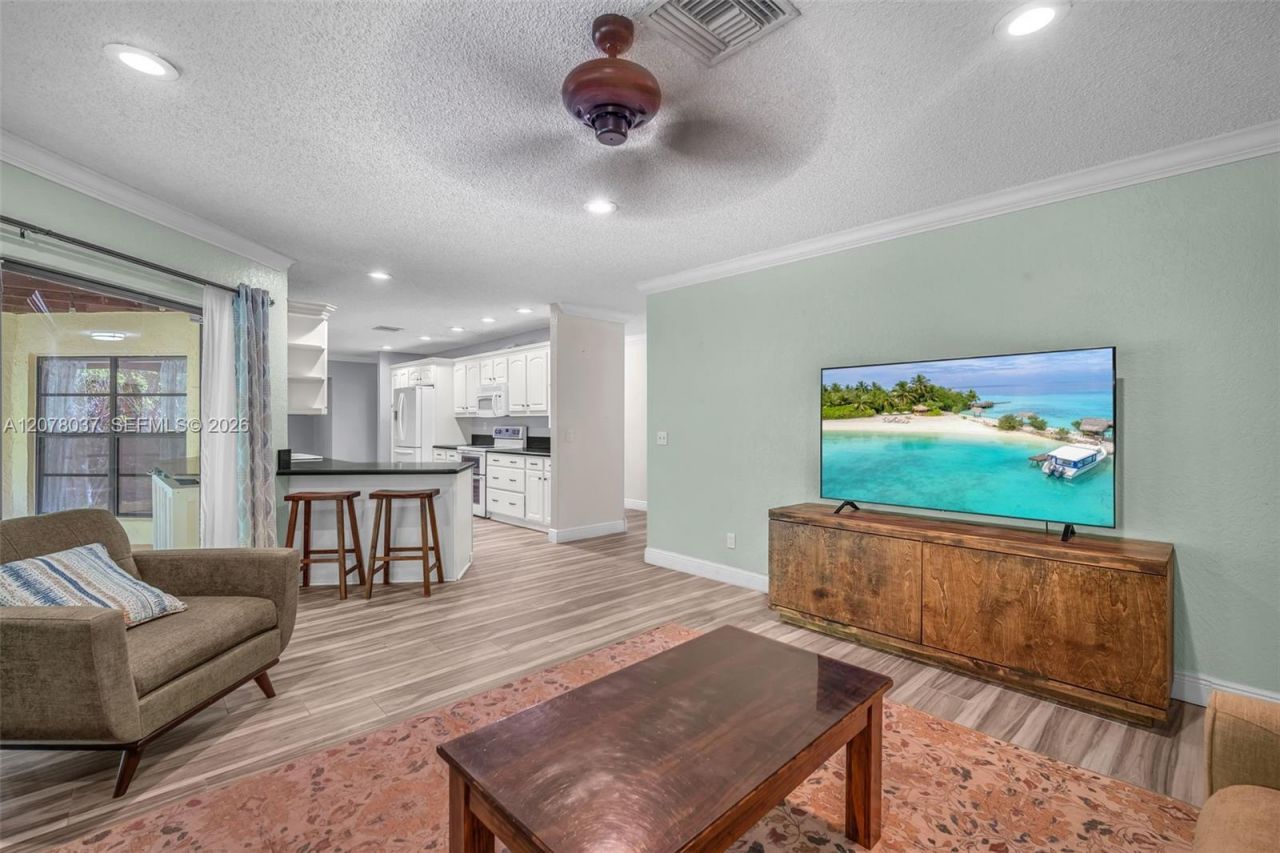 2426 NW 118th Ter , Coral Springs, FL 33065 Photo