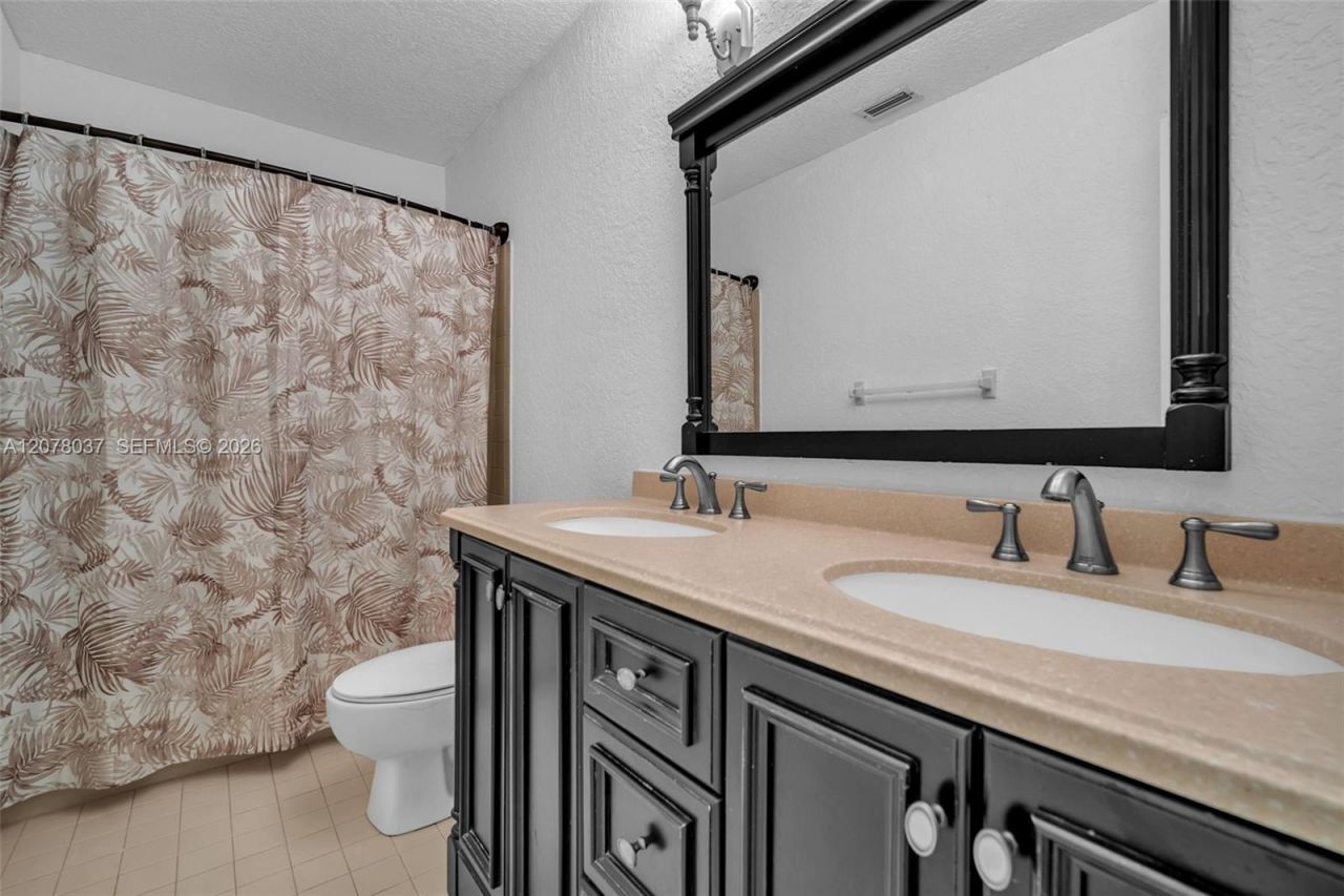 2426 NW 118th Ter , Coral Springs, FL 33065 Photo